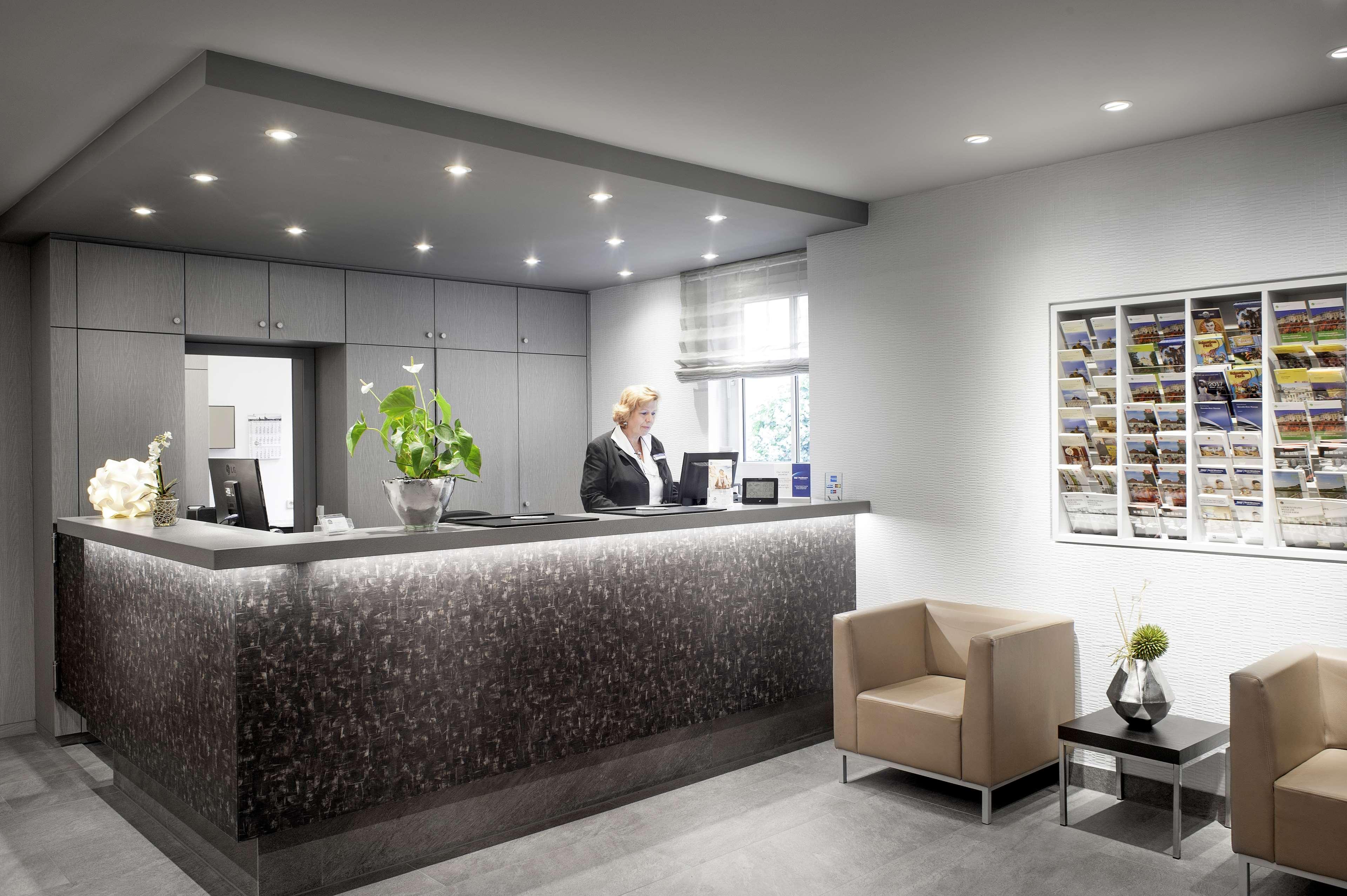 Hotel Western Favorit 3*