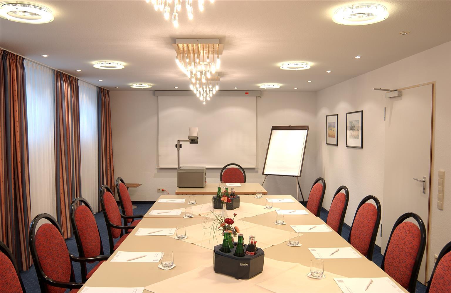 Hotel Western Favorit 3*