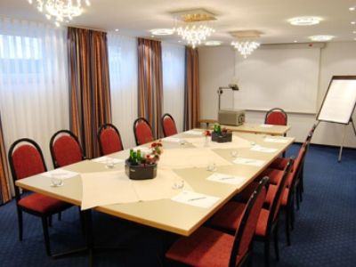 Hotel Western Favorit 3*