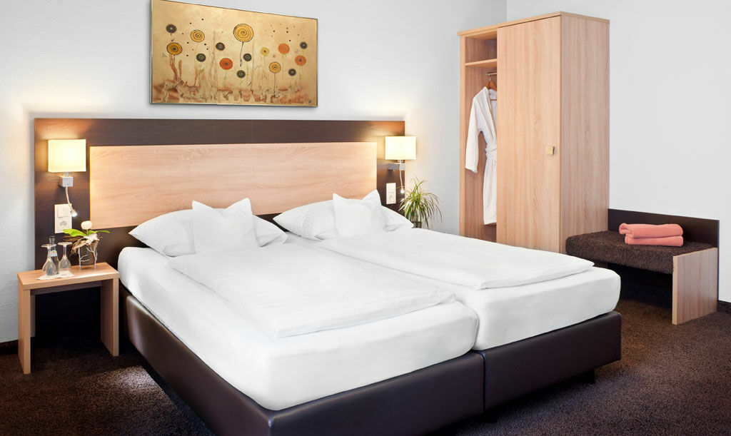 Western Favorit Hotel 3*